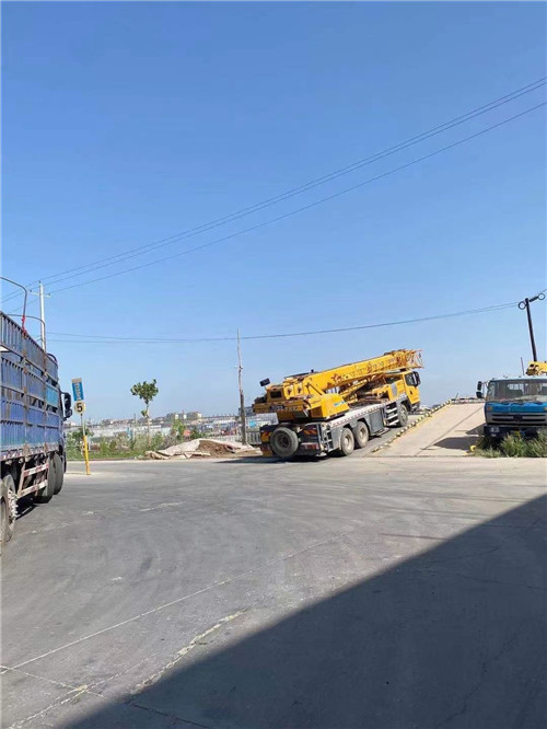 铁山港区25吨吊车的租赁价格大概是多少？