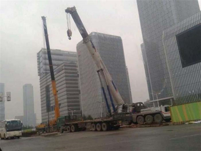 铁山港区25吨吊车能吊多重设备？