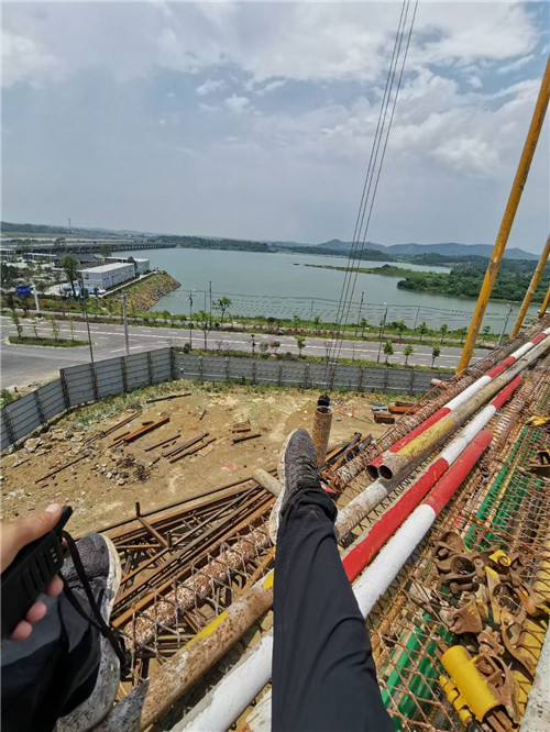 铁山港区作业中发生设备损坏或人员意外，责任怎么划分？